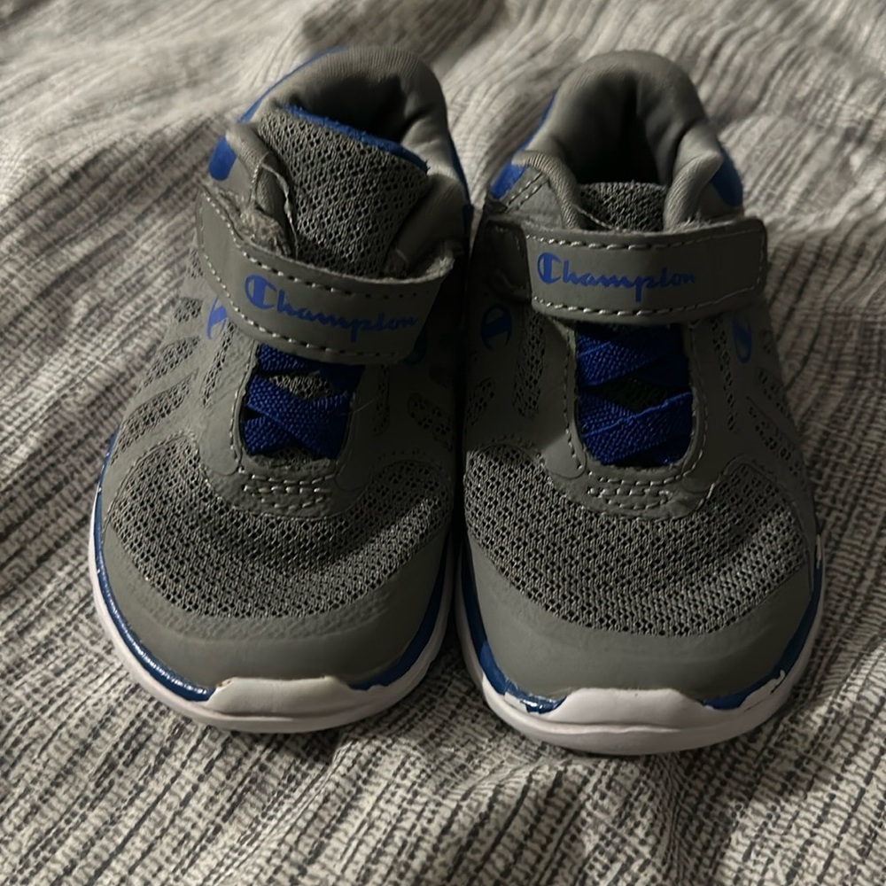 5T Champion Sneakers